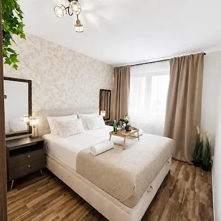 Golden Hour, Langiewicza 37, Centrum Apartmán *